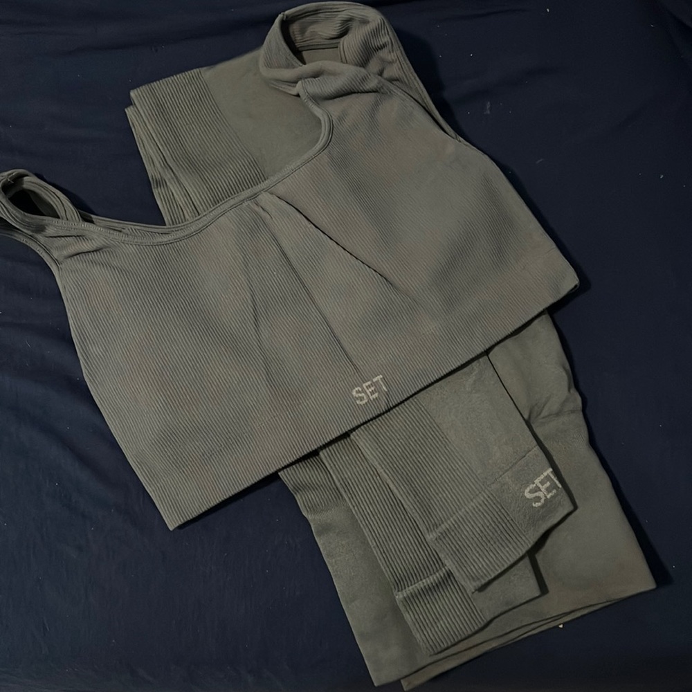 SETactive Slate Box Bra And Leggings